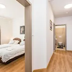 Perla Hradce 203 아파트