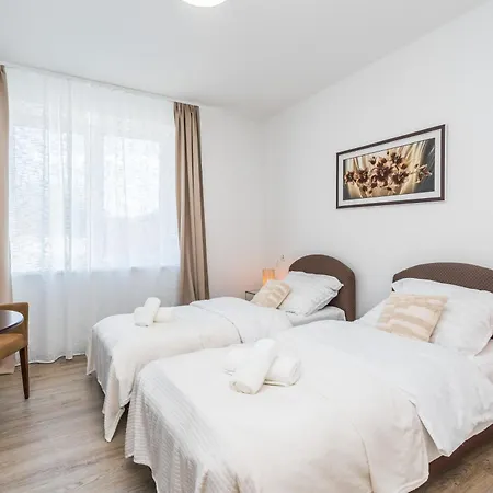 Apartmán Perla Hradce 203 *