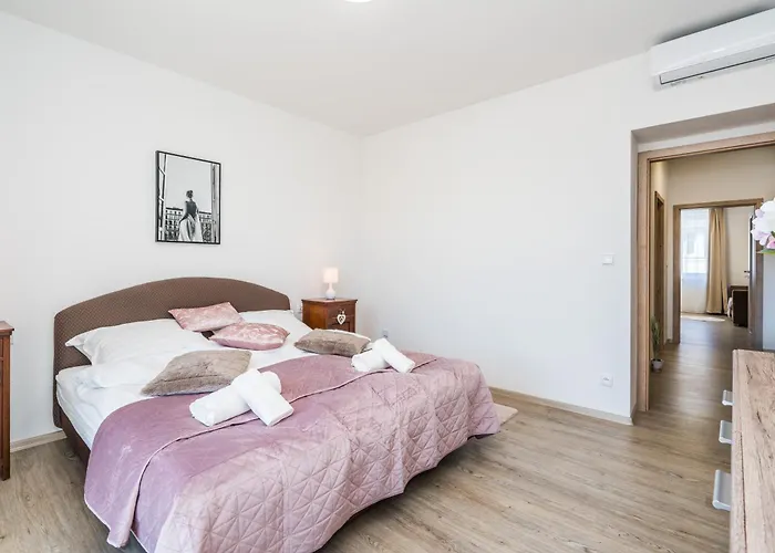 Perla Hradce 203 Lägenhet Hradec Králové